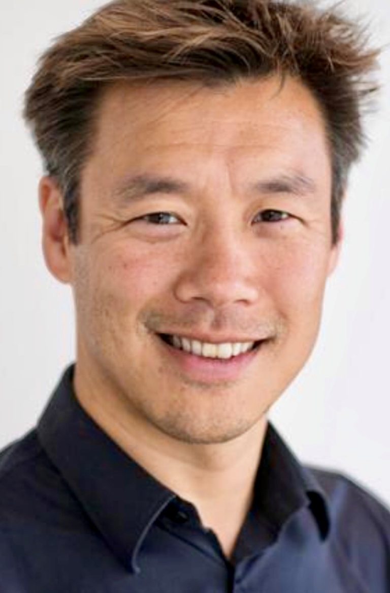 Dr Adrian Lee BoardCertified Plastic Surgeon Vancouver, BC